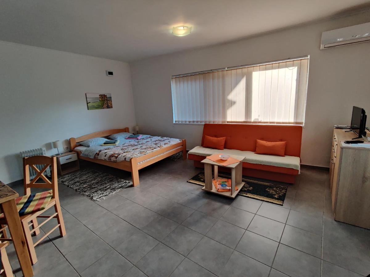 Apartman Ankica Golubăţ Exterior foto
