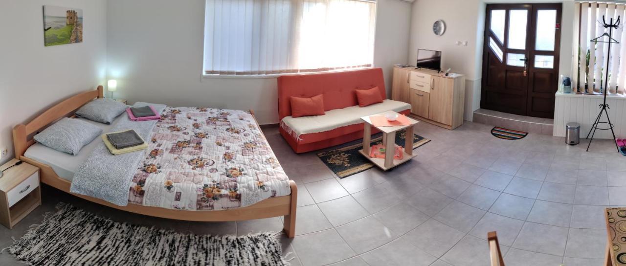 Apartman Ankica Golubăţ Exterior foto